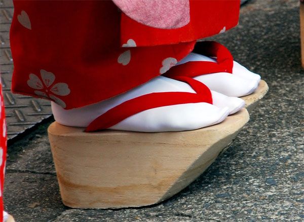 Do You Know The Japanese Slipper Culture？