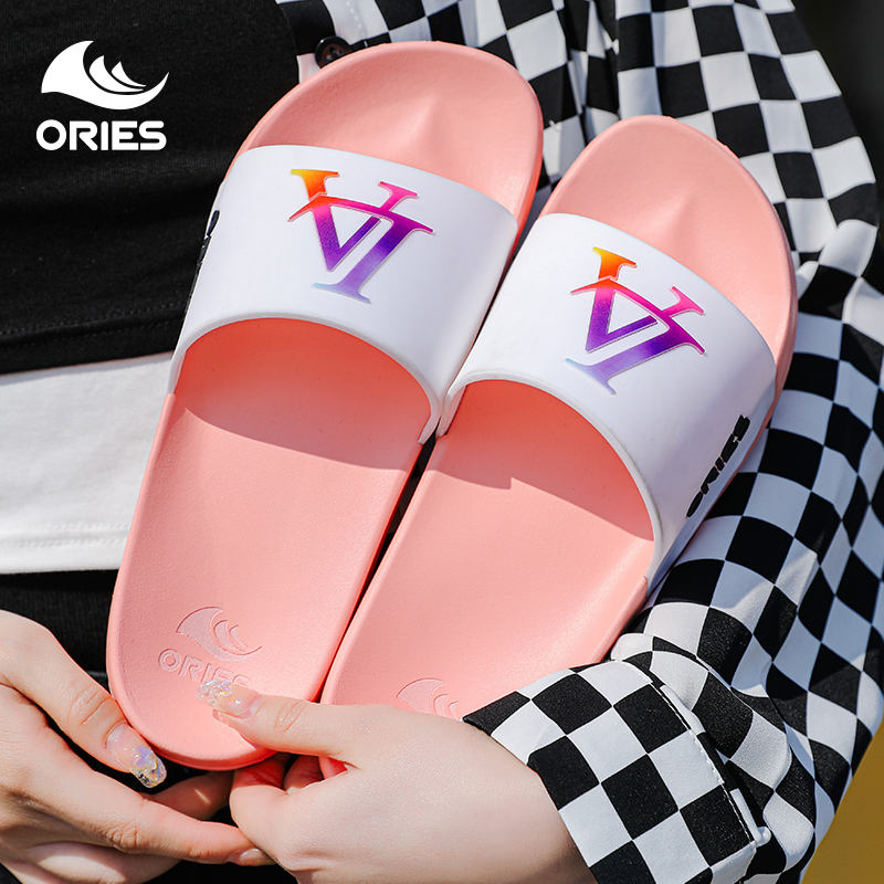 New Slippers Summer Beach Sports Slippers for Men Famous Designer Brand Beach Slippers